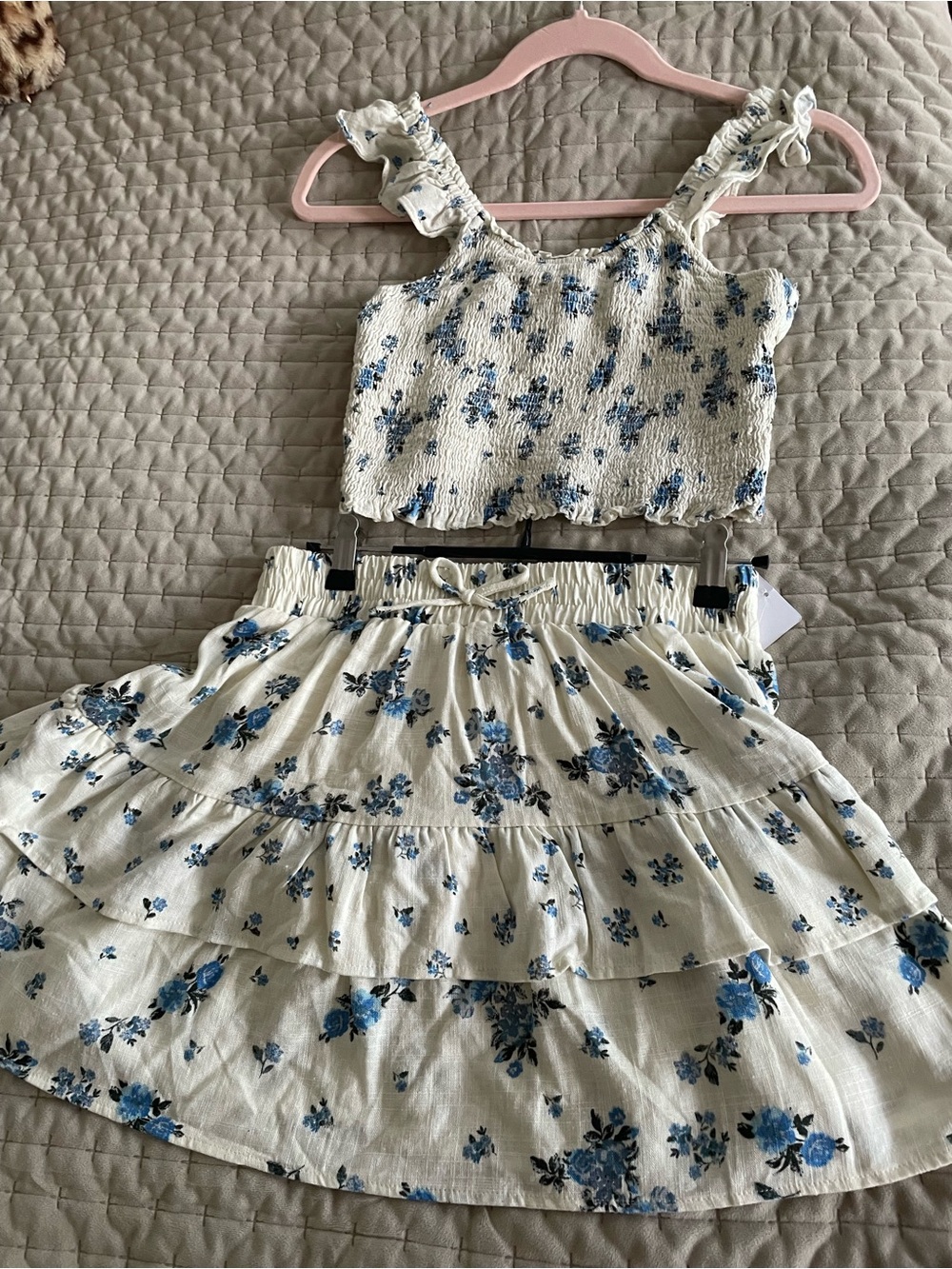 Kohl's Cream Two-Piece Set with Blue Floral Print